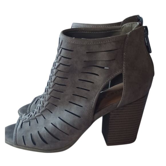 Indigo Rd. Strappy Booties Open Toe Women's 7M Tan Chunky Block Heels Zip Back - Picture 3 of 7